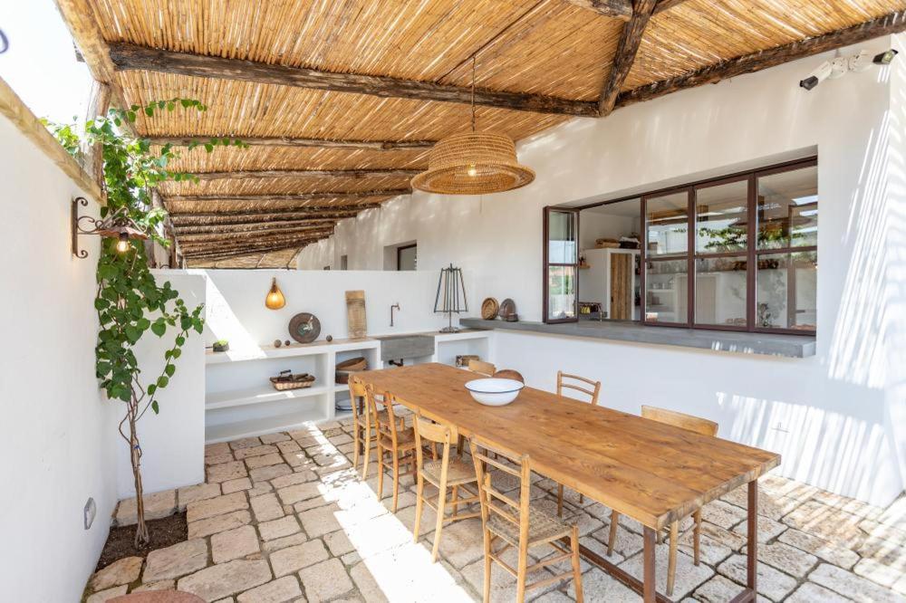 Trullo Santovia Bed & Breakfast Сант'Изидоро Екстериор снимка