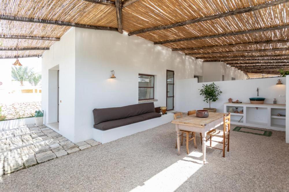 Trullo Santovia Bed & Breakfast Сант'Изидоро Екстериор снимка
