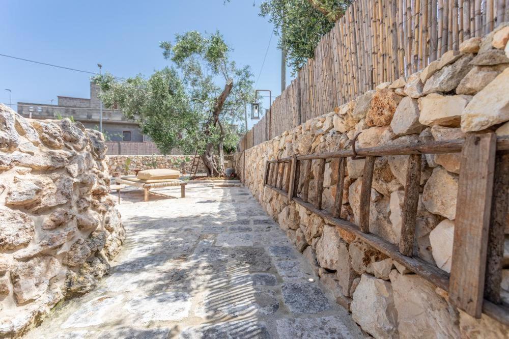 Trullo Santovia Bed & Breakfast Сант'Изидоро Екстериор снимка