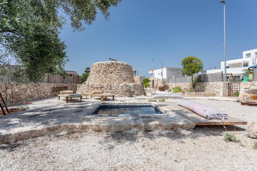 Trullo Santovia Bed & Breakfast Сант'Изидоро Екстериор снимка